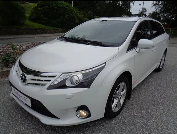 Toyota Avensis 2014 photo 2