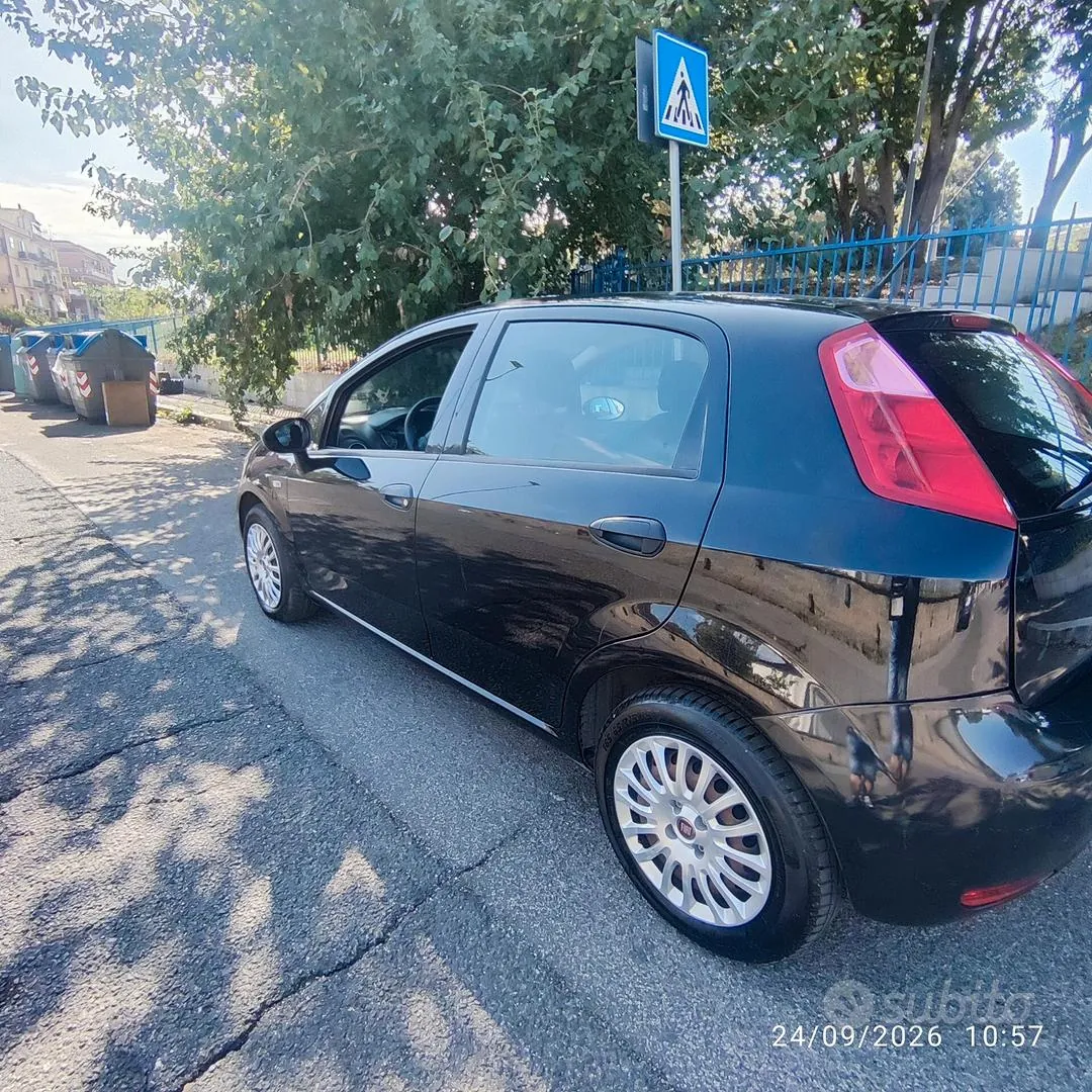 Fiat Punto 2015 photo 2