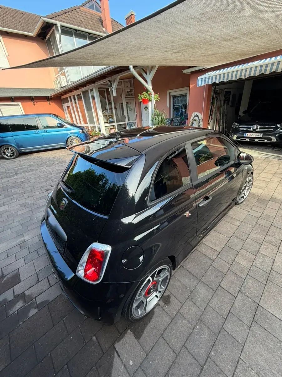 Abarth 500 2010 photo 2