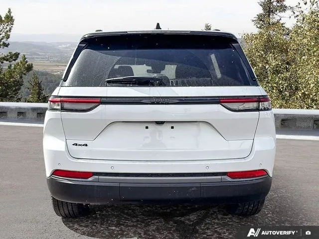 Jeep Grand Cherokee Altitude 2026 photo 5