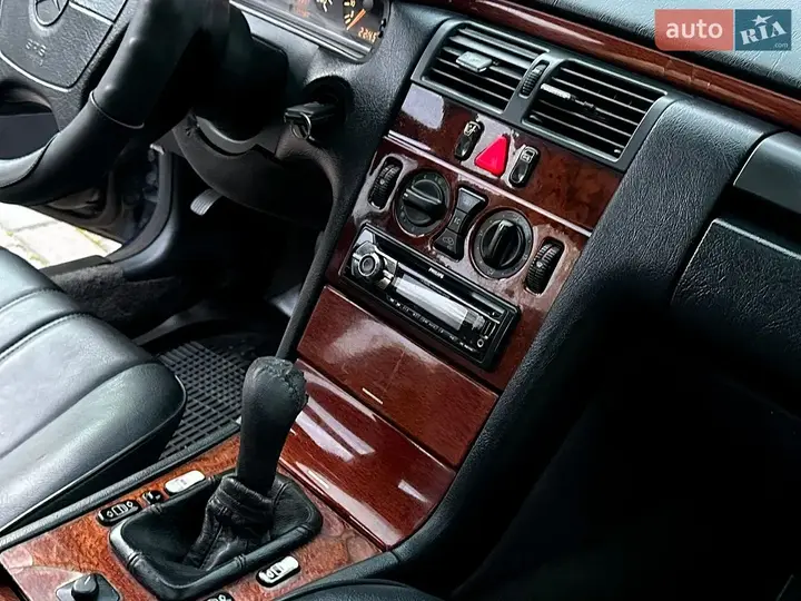 Mercedes-Benz E-Class 1996 photo 5
