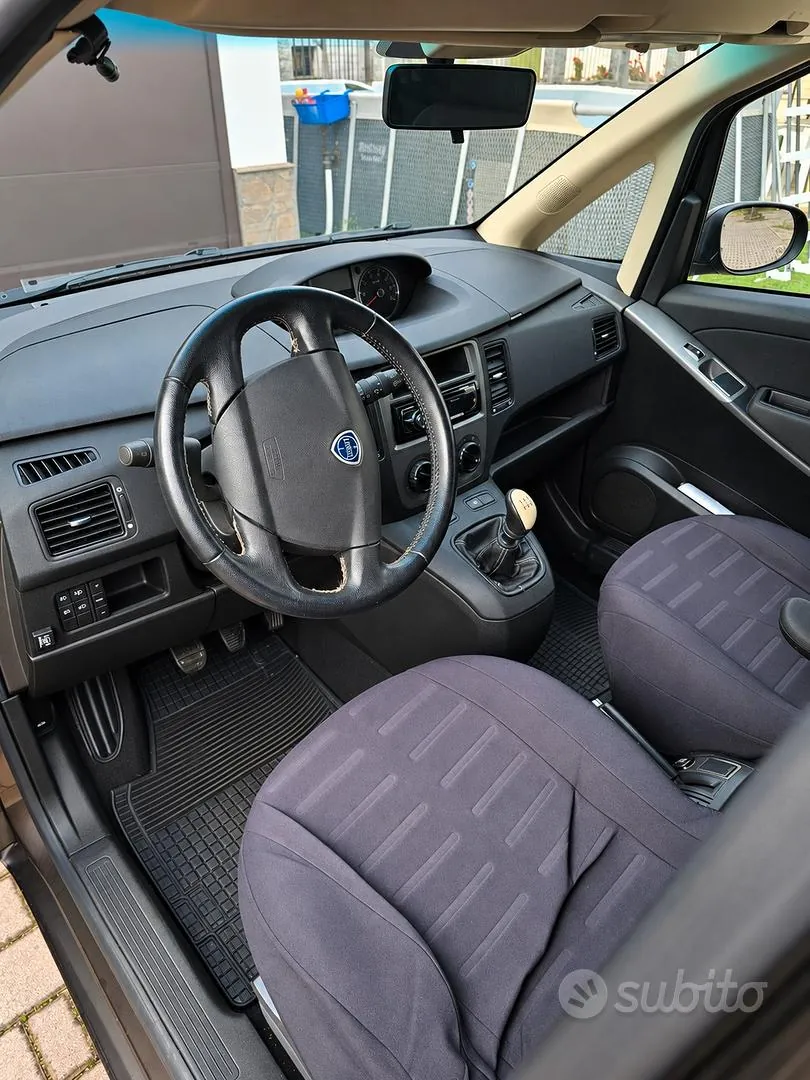 Lancia Musa 2010 photo 4