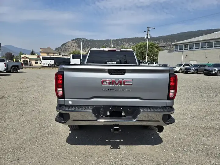 GMC Sierra 3500Hd 2026 photo 4