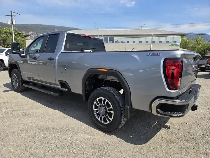 GMC Sierra 3500Hd 2026 photo 3