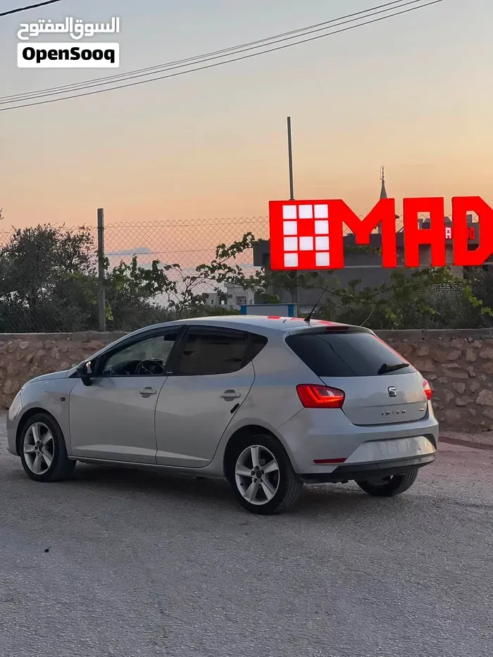 Seat Ibiza 2016 photo 2