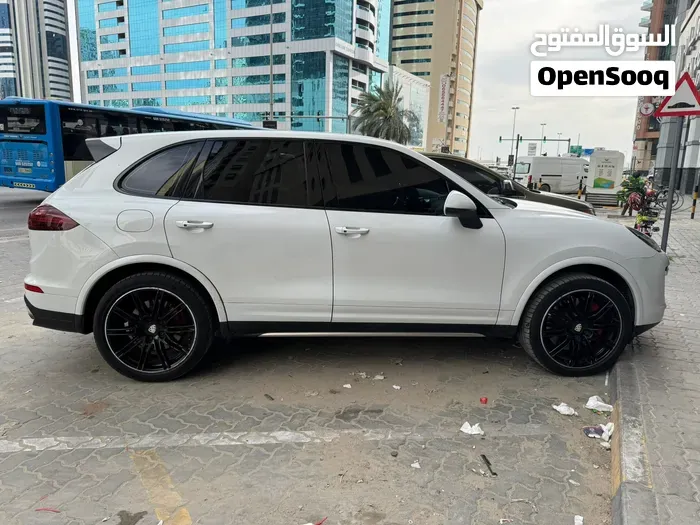 Porsche Cayenne 2015 photo 2