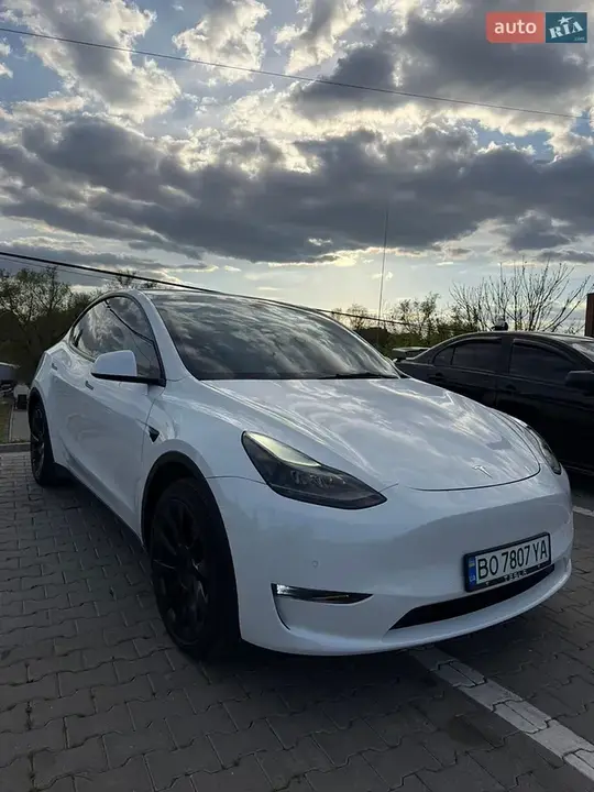 Tesla Model Y 2021 photo 2