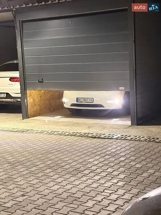 Tesla Model Y 2021 photo 3