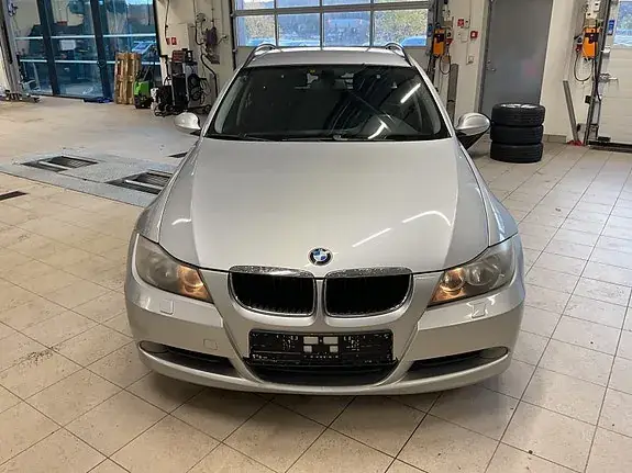 BMW 318I