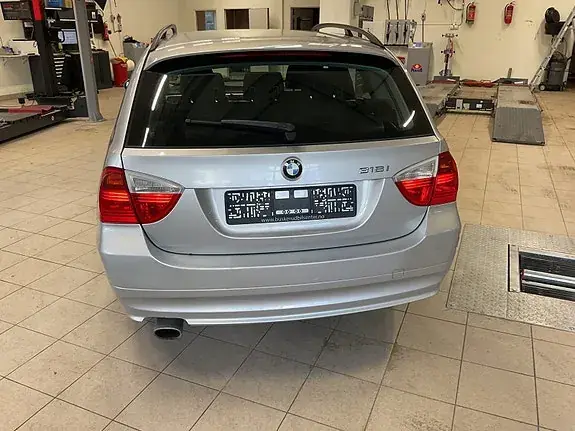 BMW 318I 2008 photo 5
