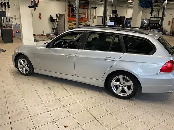 BMW 318I 2008 photo 3