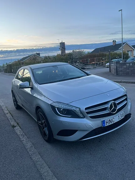 Mercedes-Benz A 180 2013 photo 2