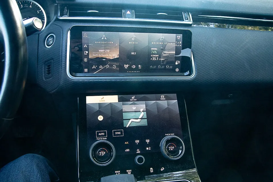 Land Rover Range Rover Velar 2022 photo 3