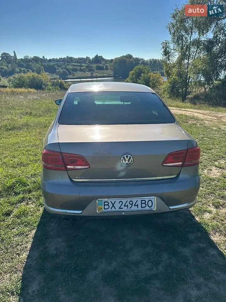 Volkswagen Passat 2011 photo 3