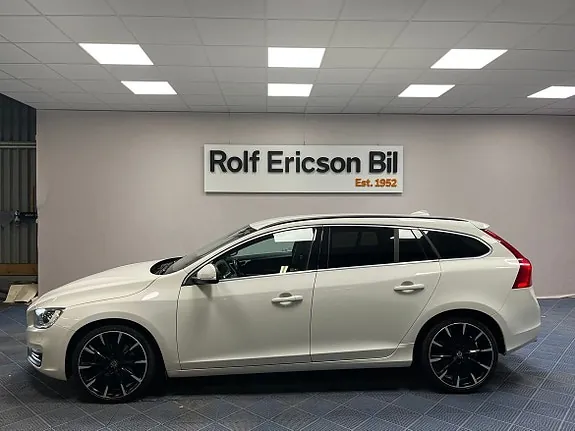 Volvo V60 2015 photo 2