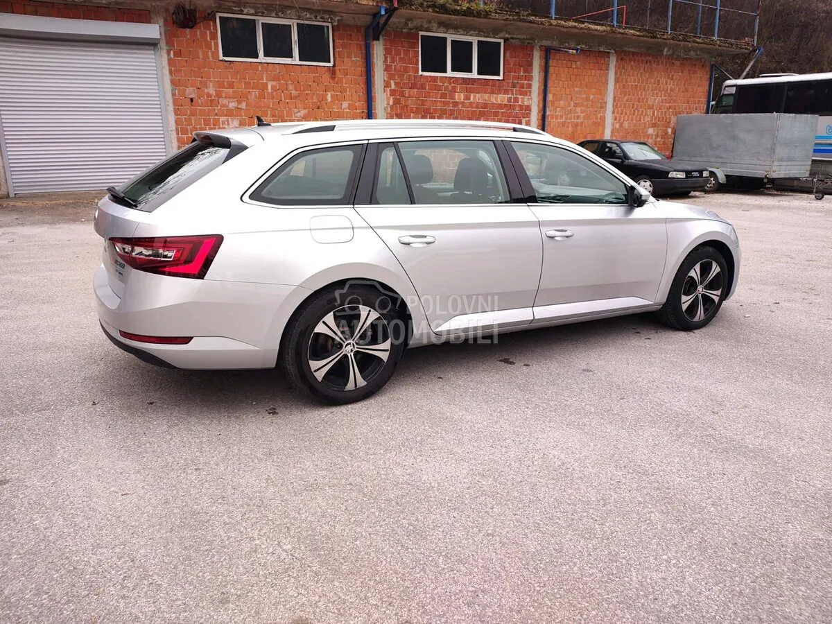 Skoda Superb 2017 photo 4