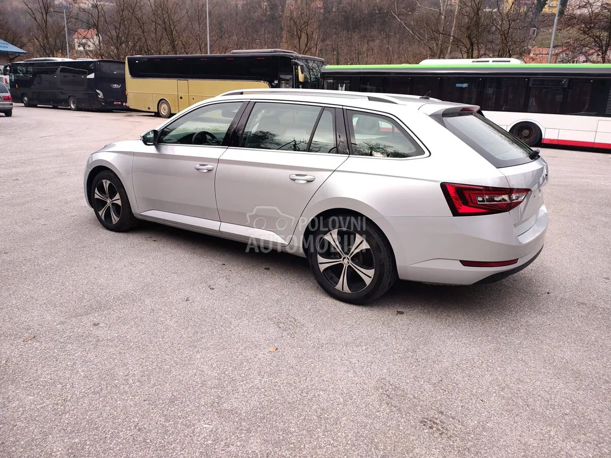 Skoda Superb 2017 photo 5