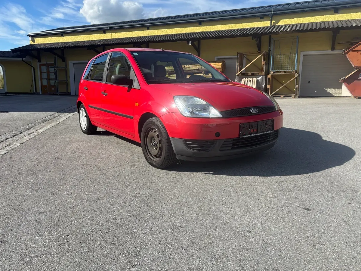Ford Fiesta 2002 photo 2