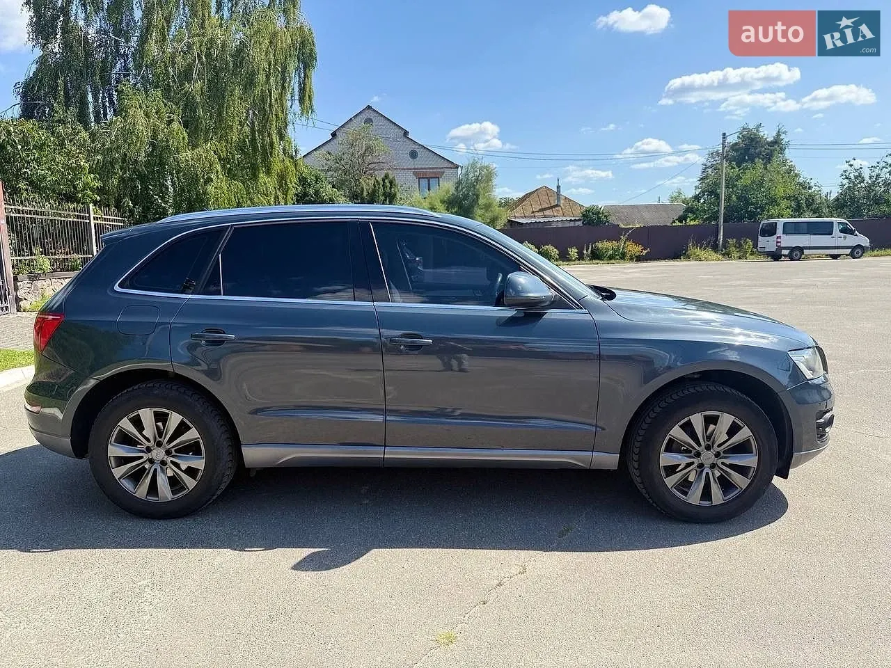 Audi Q5 2010 photo 4