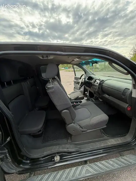 Nissan Navara 2009 photo 3
