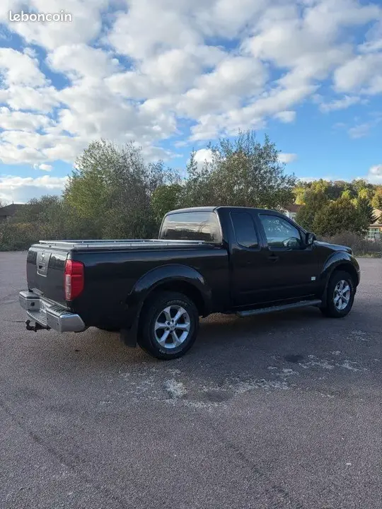 Nissan Navara 2009 photo 2