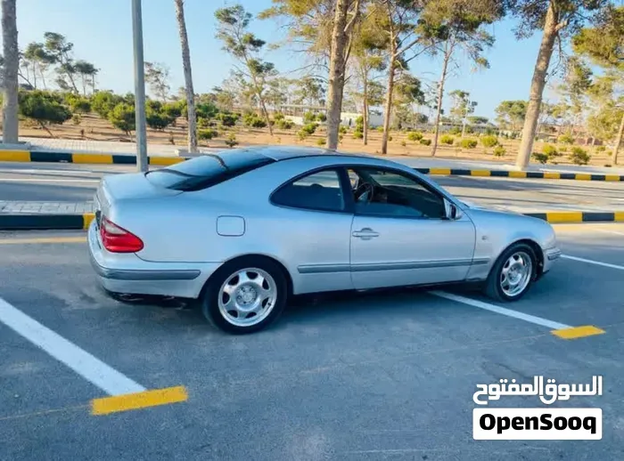 Mercedes-Benz Clk-Class 2000 photo 3