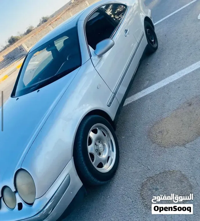Mercedes-Benz Clk-Class 2000 photo 2