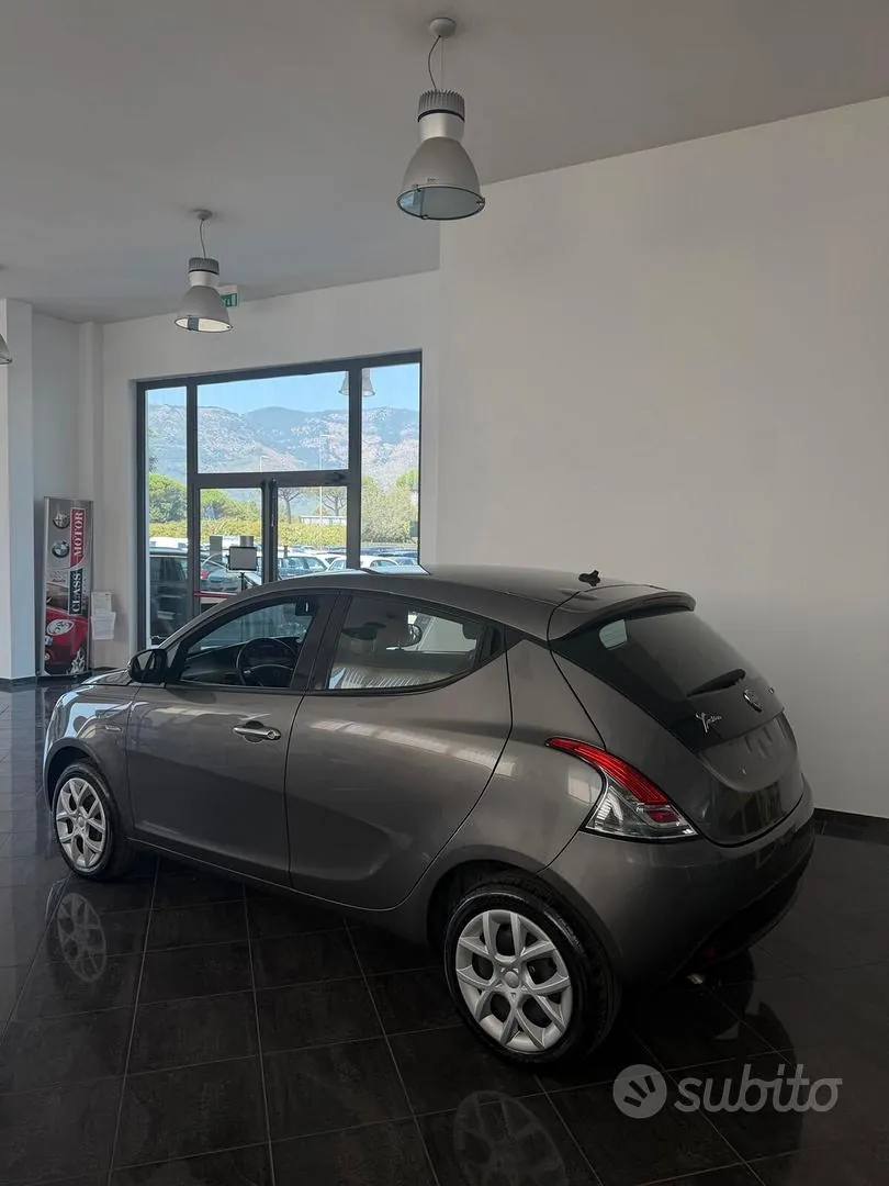 Lancia Ypsilon 2022 photo 2