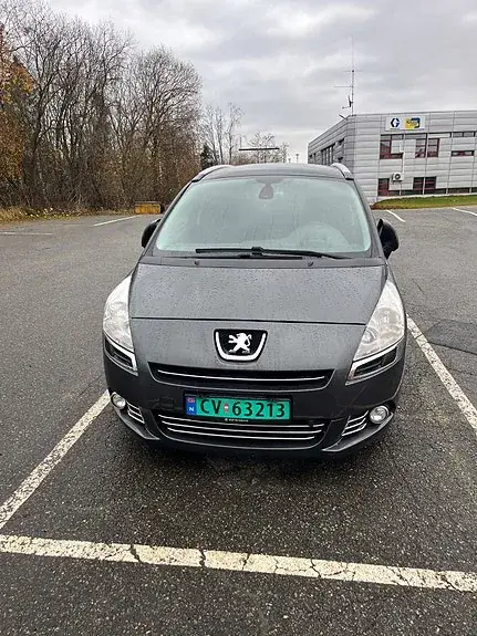 Peugeot 5008 2012 photo 2