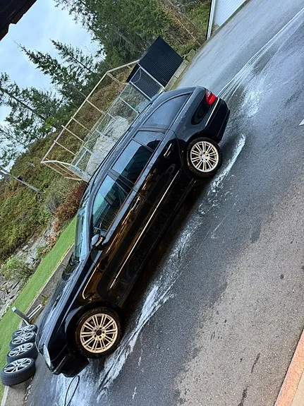 Mercedes-Benz E320