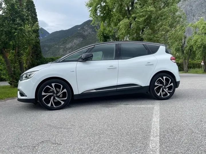 Renault Scénic 2018 photo 2