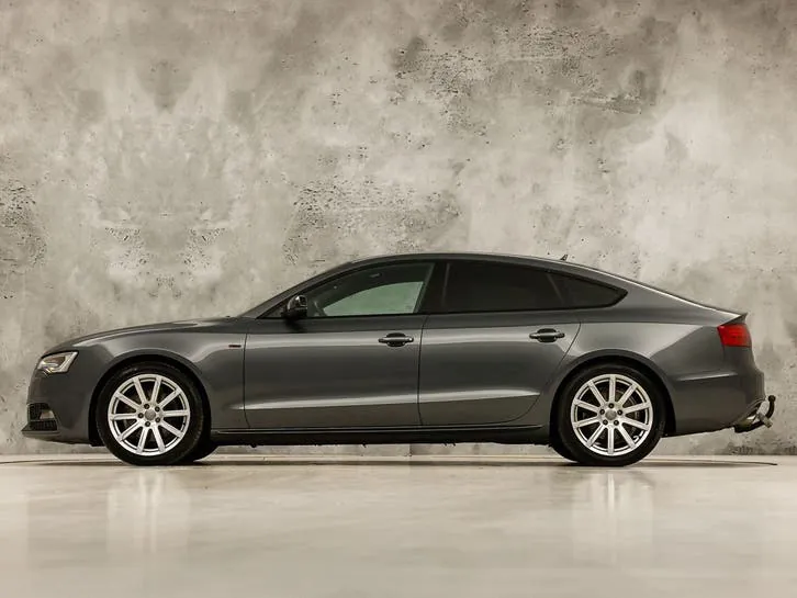 Audi A5 2013 photo 2