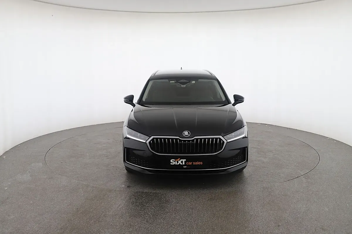 Skoda Superb 2025 photo 2