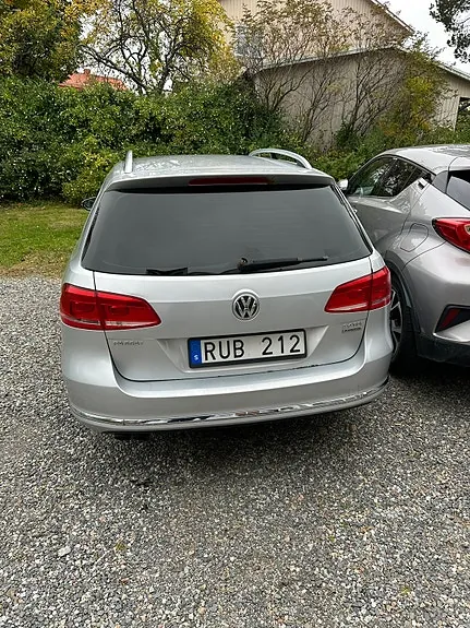 Volkswagen Passat 2012 photo 2