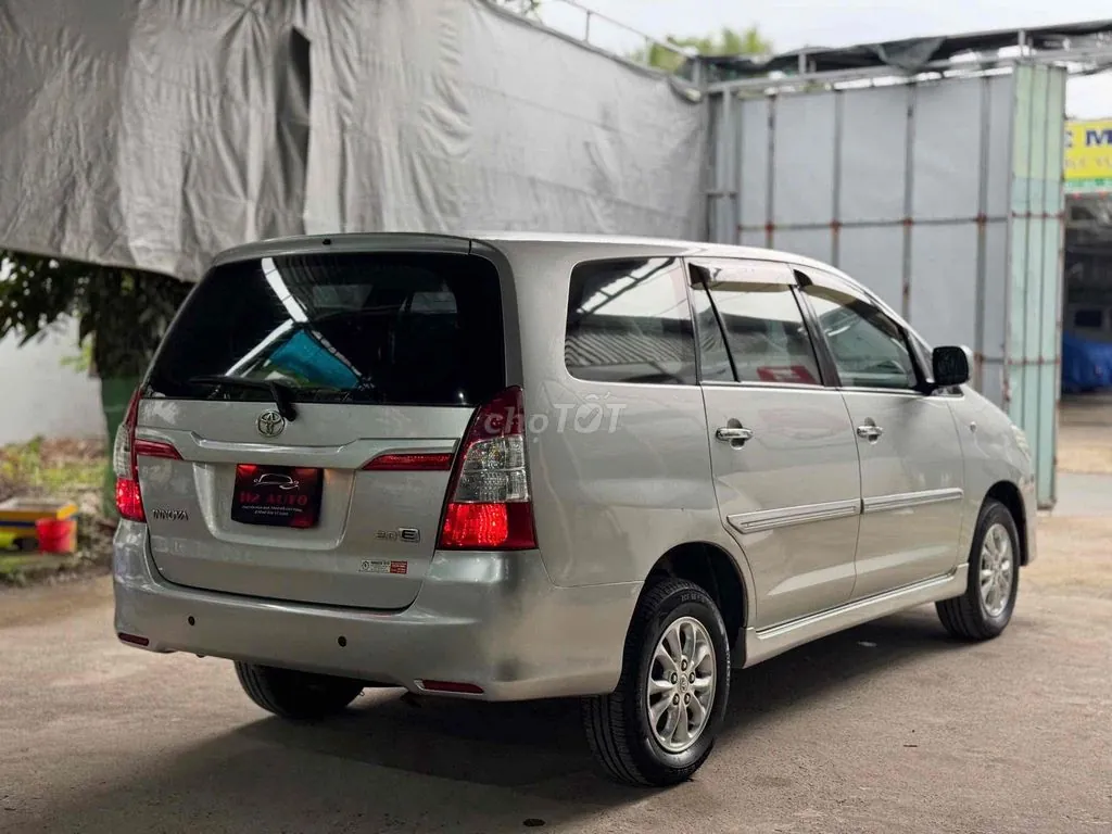 Toyota Innova 2014 photo 3
