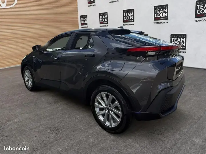 Toyota C-Hr 2024 photo 3