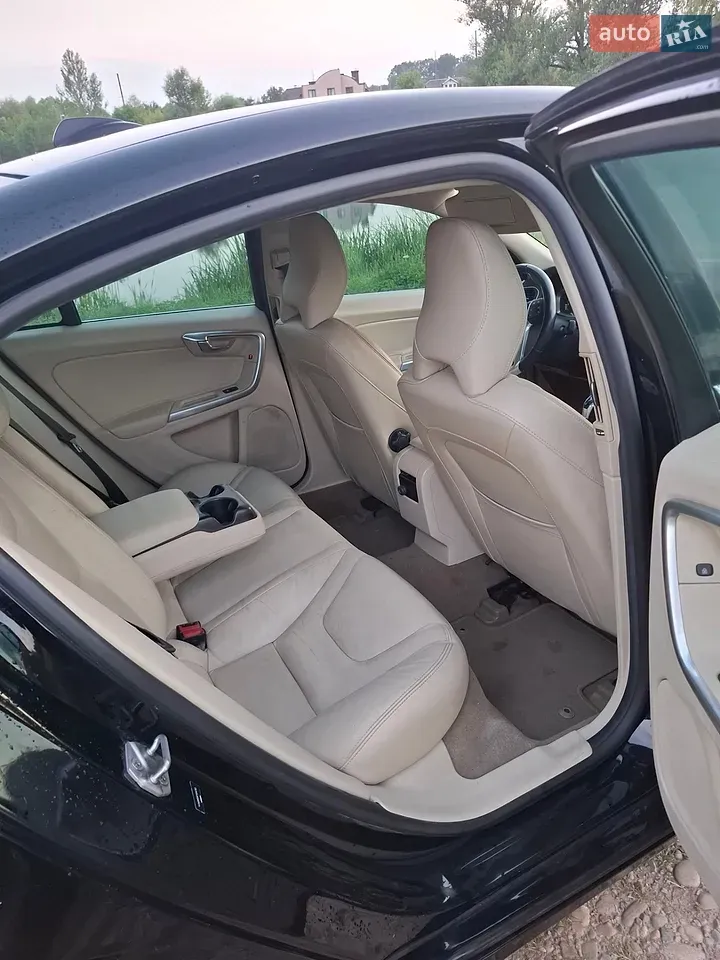 Volvo S60 2015 photo 3