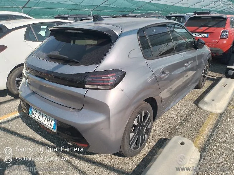 Peugeot 208 2025 photo 2