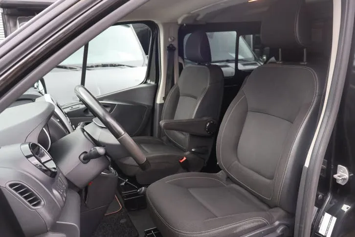 Renault Trafic 2021 photo 2