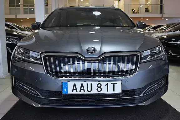 Skoda Superb 2023 photo 2