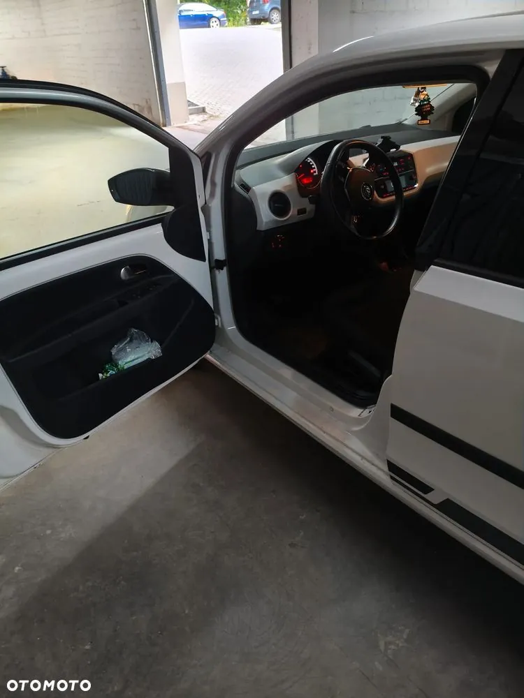 Volkswagen Up 2017 photo 4