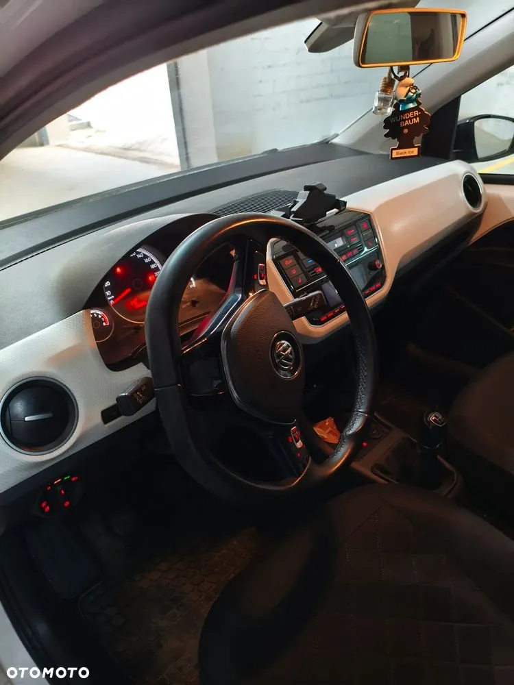 Volkswagen Up 2017 photo 5