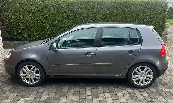 Volkswagen Golf 5 2005 photo 2