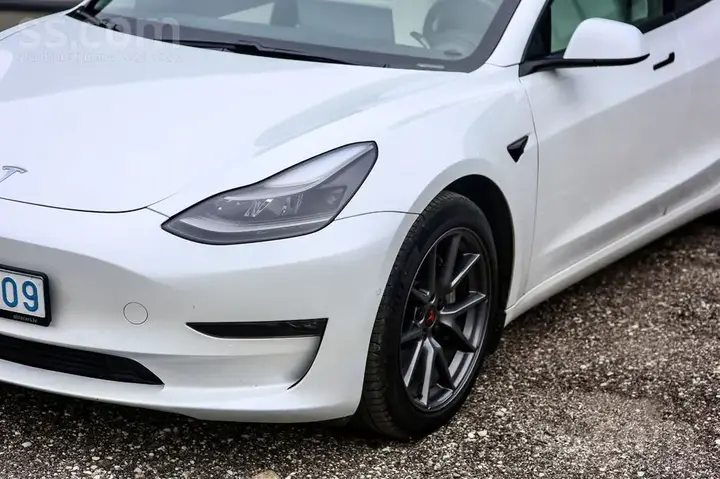 Tesla Model 3 2021 photo 5