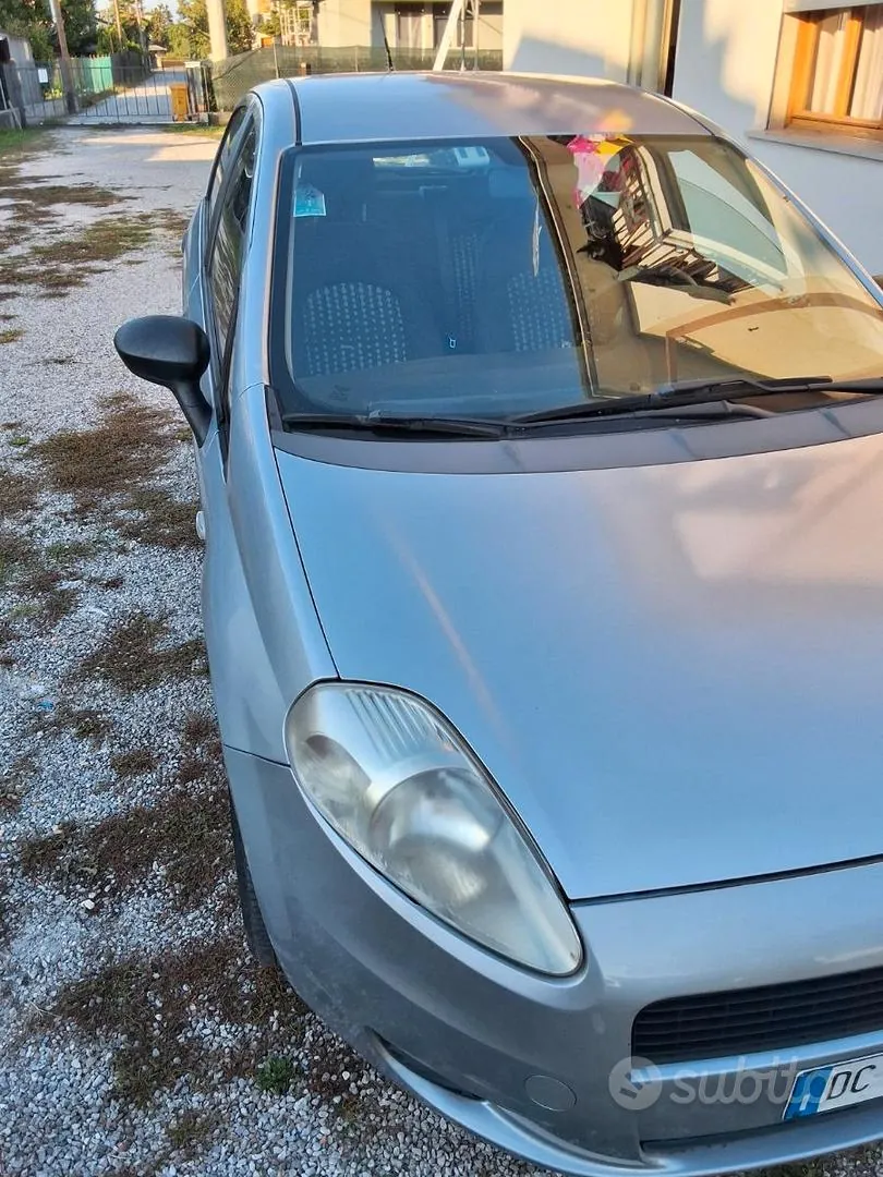 Fiat Grande Punto 2006 photo 3