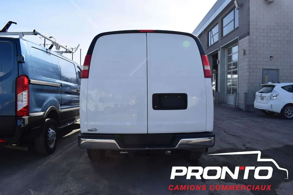 GMC Savana 2018 photo 5