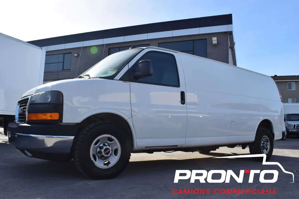 GMC Savana 2018 photo 2