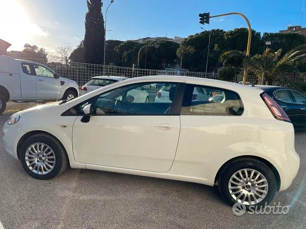 Fiat Punto 2014 photo 2