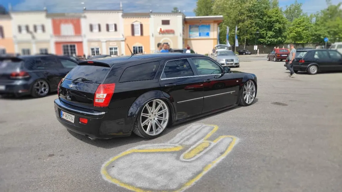 Chrysler 300 C 2008 photo 2