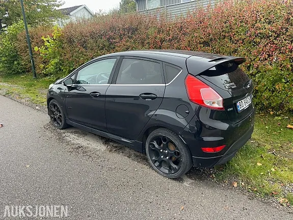 Ford Fiesta 2013 photo 4